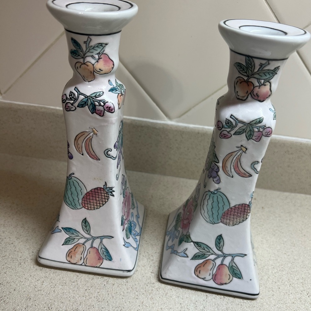 Vintage Chinoiserie Candlesticks with Fruit and Flowers (2 Candlesticks) - Picture 3 of 6